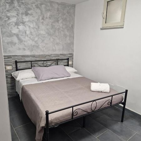 Caterina Apartment Napoli Bagian luar foto