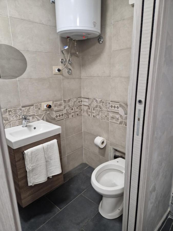 Caterina Apartment Napoli Bagian luar foto